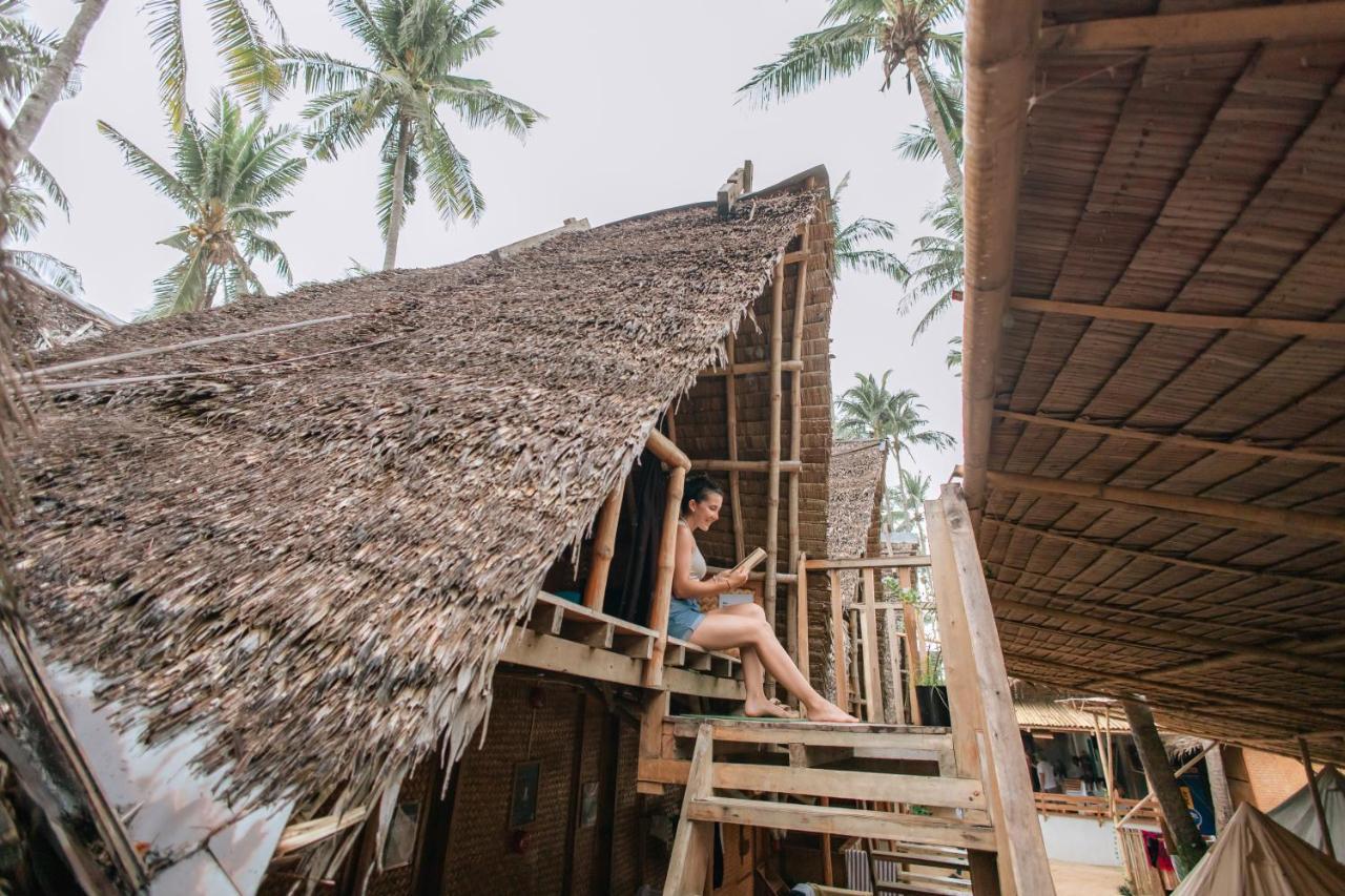 Mad Monkey Hostel Nacpan Beach (Adults Only) El Nido Exterior foto